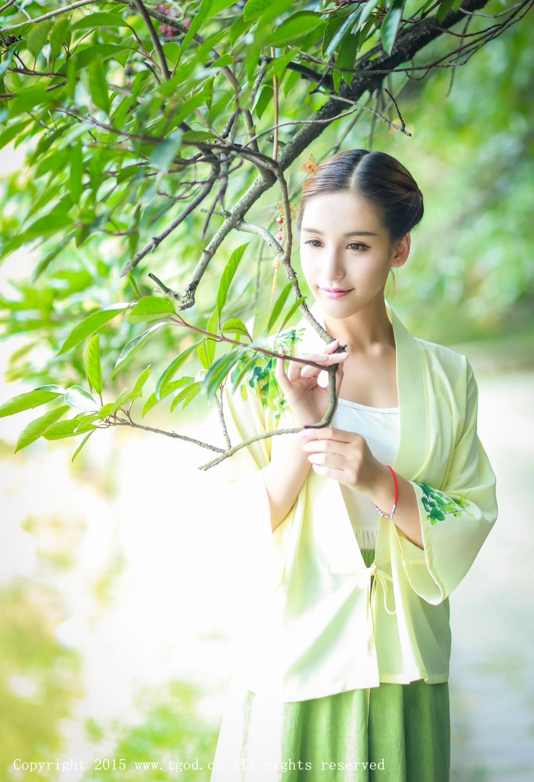 [TGOD đề cử Nữ thần] Nữ thần băng giá - Vẻ đẹp tươi tắn và cổ điển trong bộ ảnh Hanfu - 4