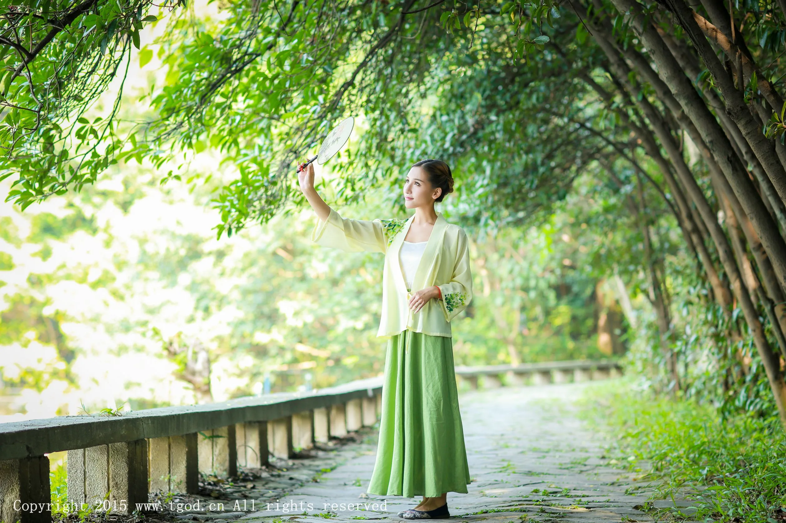 [TGOD đề cử Nữ thần] Nữ thần băng giá - Vẻ đẹp tươi tắn và cổ điển trong bộ ảnh Hanfu - 9