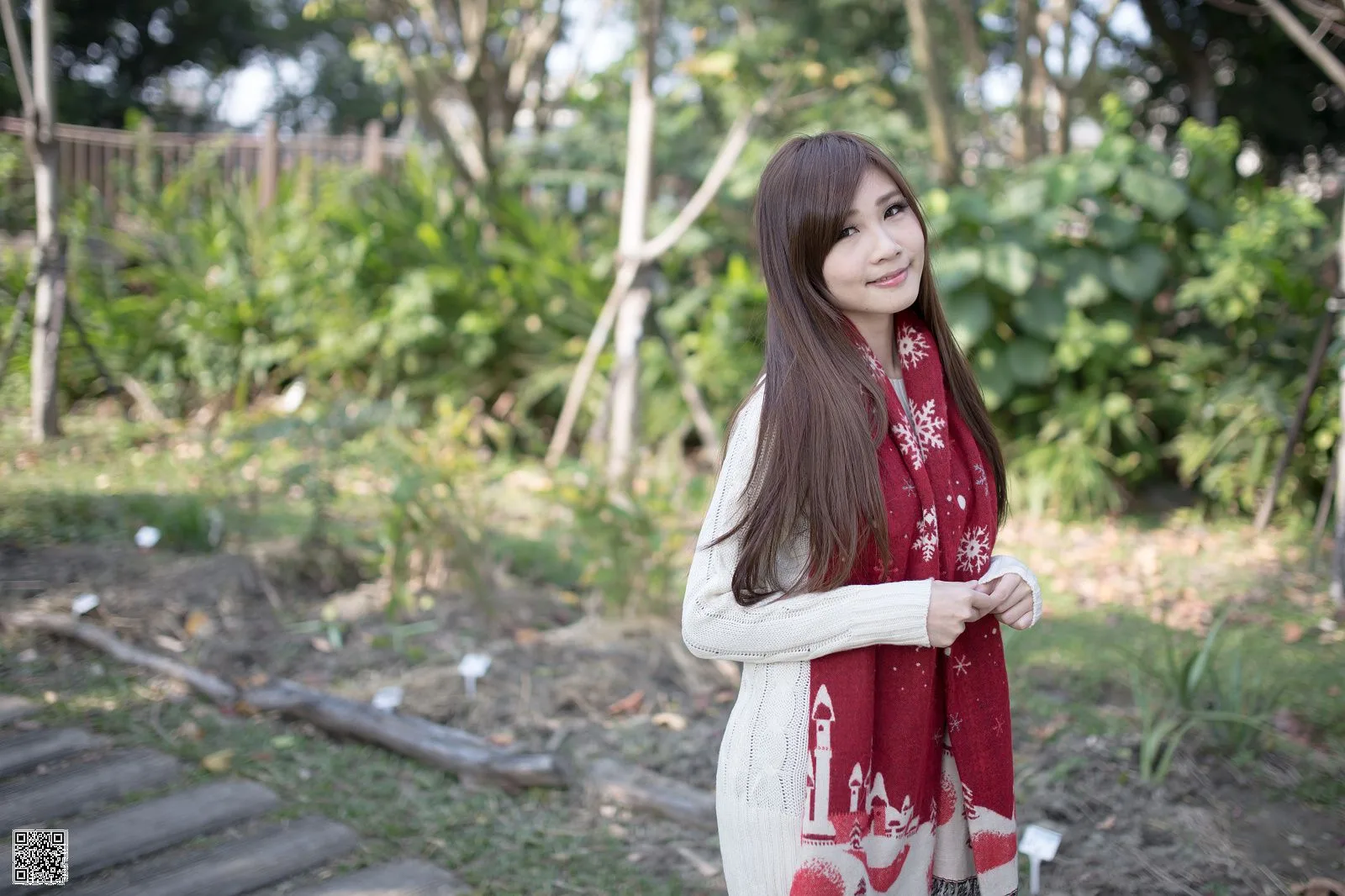 [Chương bổ sung của Beautyleg] Trương Ách Chu - Buổi chụp ảnh ngoài trời tại Công viên Văn hóa Hakka - 2